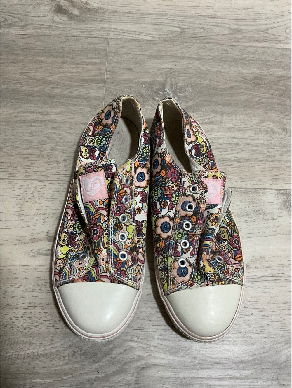 Flower Mania Patterned Slip-On Sneakers Size 8.5M